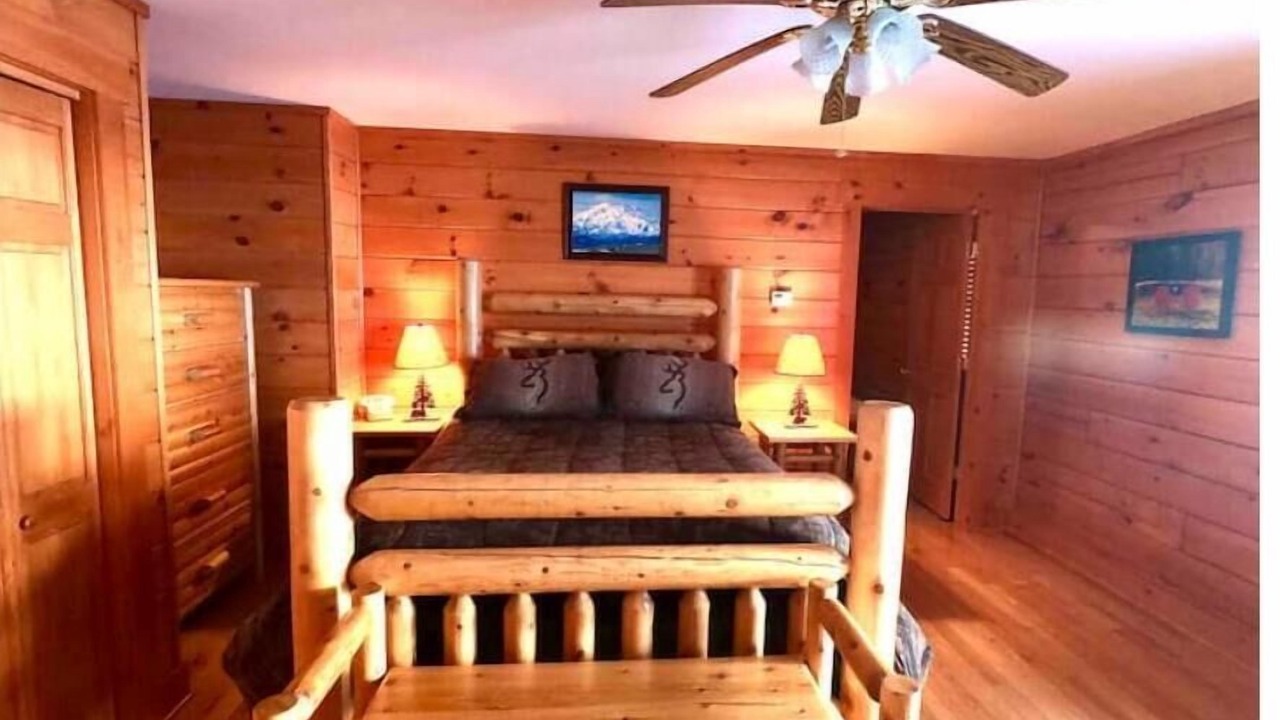 Photo of Bedroom in North Creek