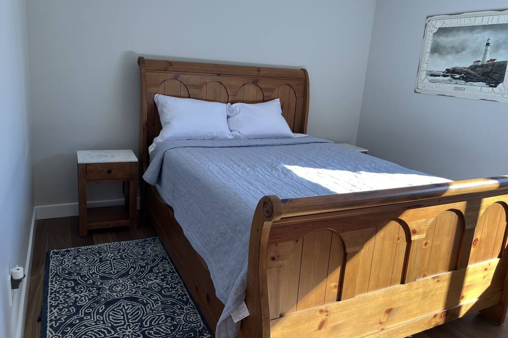 Photo of Bedroom in Old Saybrook