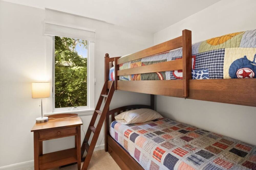 Photo of Bedroom in Summersea