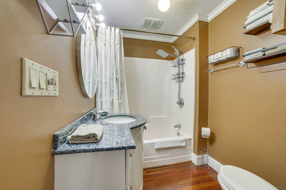 Photo of Bathroom in Jay