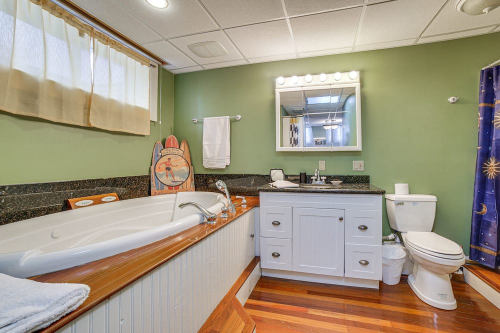 Photo of Bathroom in Jay
