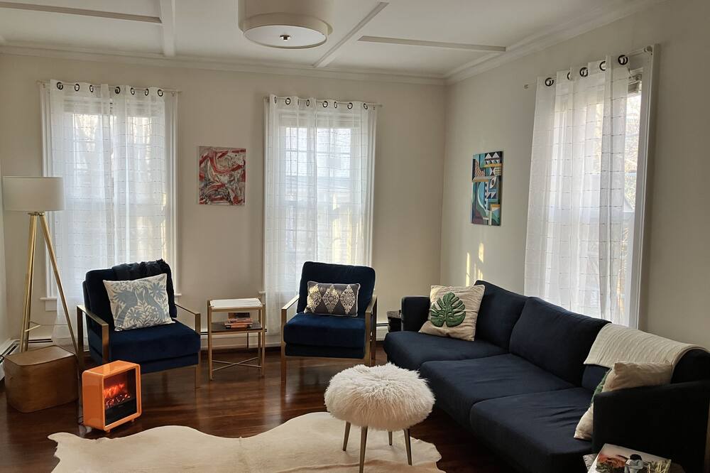 Photo of Livingroom in North Adams