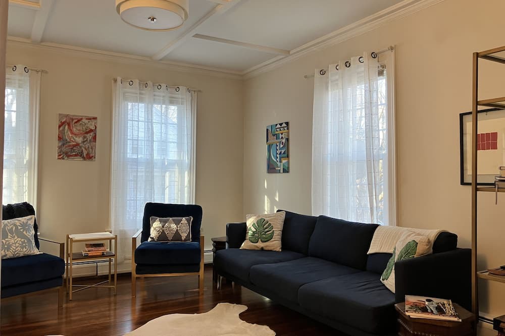 Photo of Livingroom in North Adams