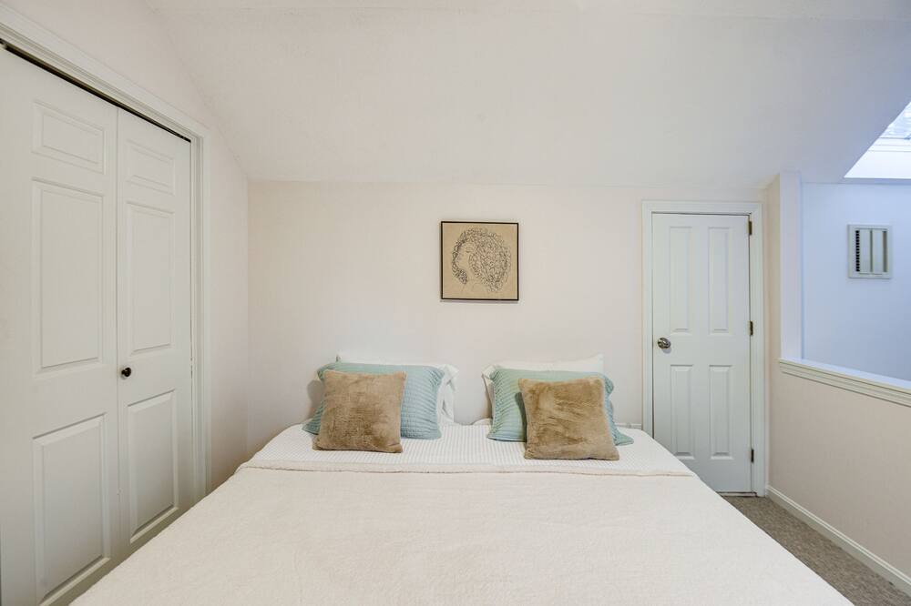 Photo of Bedroom in Conway