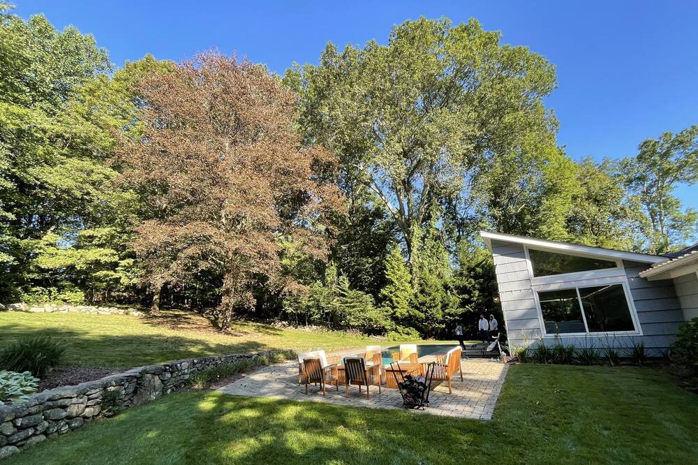 Photo of Outdoor in Westport