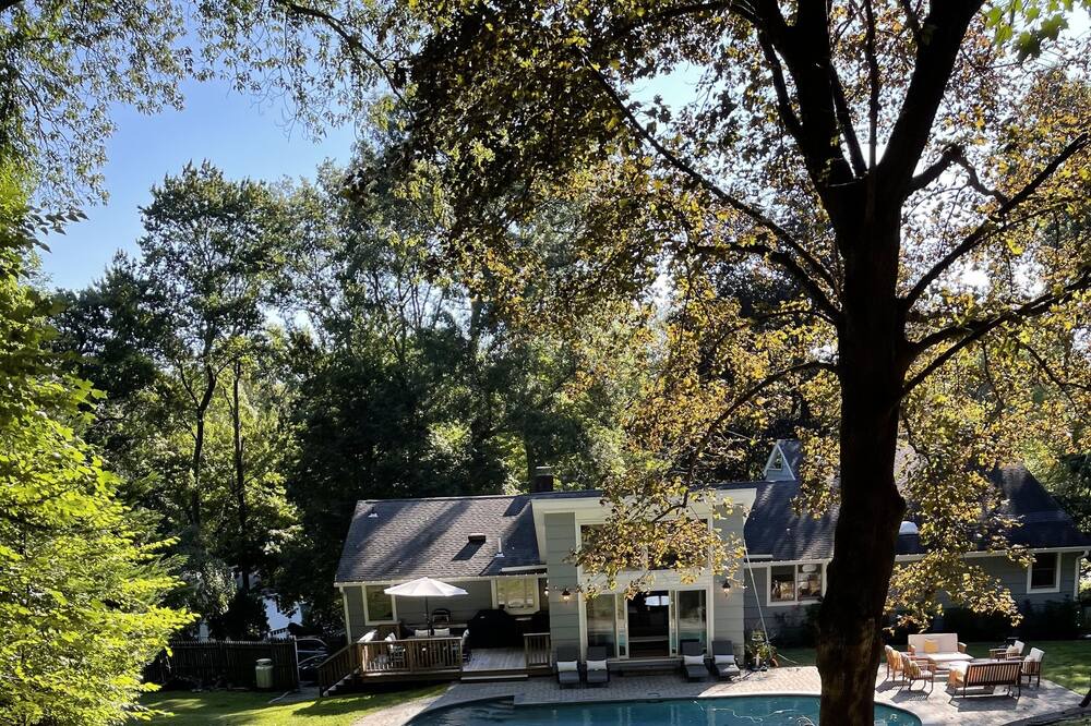Photo of Outdoor in Westport
