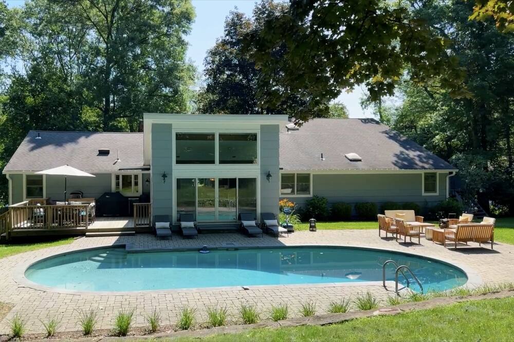 Photo of Outdoor in Westport
