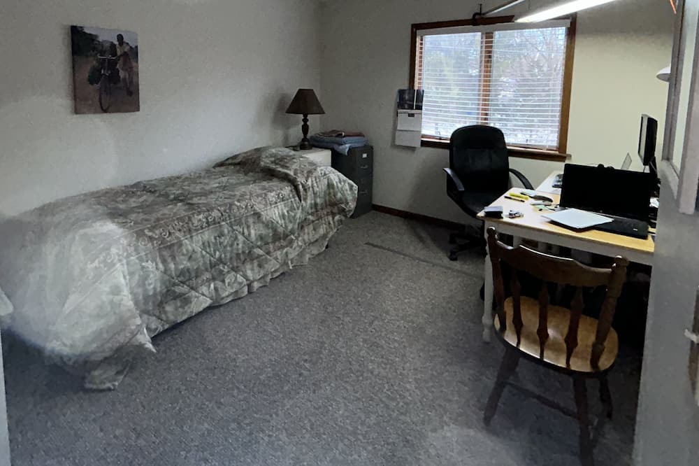 Photo of Bedroom in Manlius