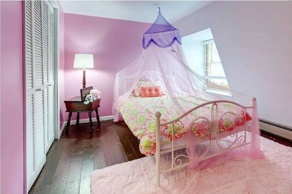 Photo of Bedroom in De Lancey