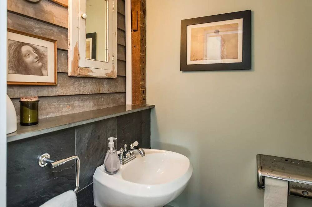 Photo of Bathroom in Morris