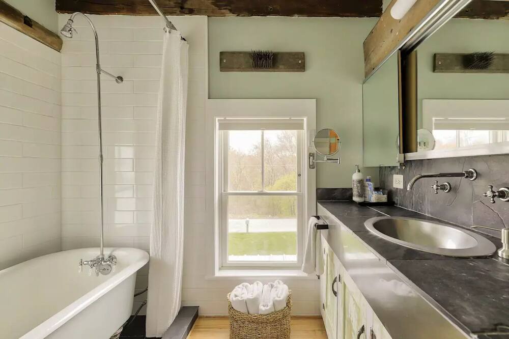 Photo of Bathroom in Morris