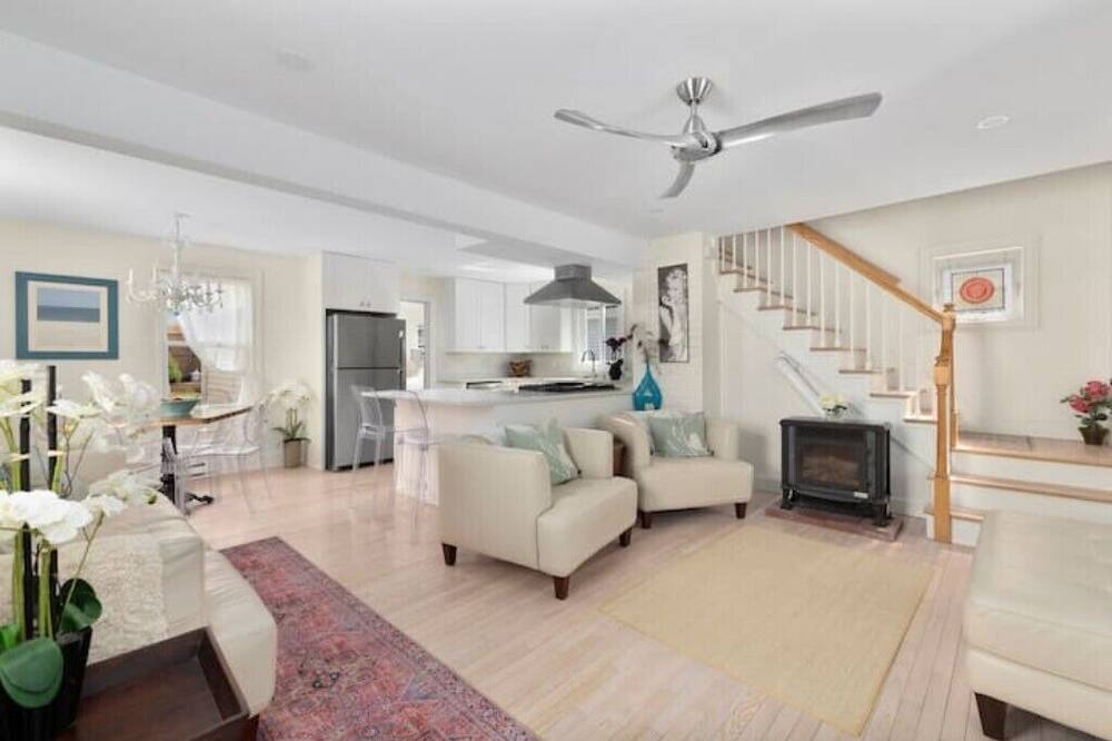 Photo of Livingroom in Warwick