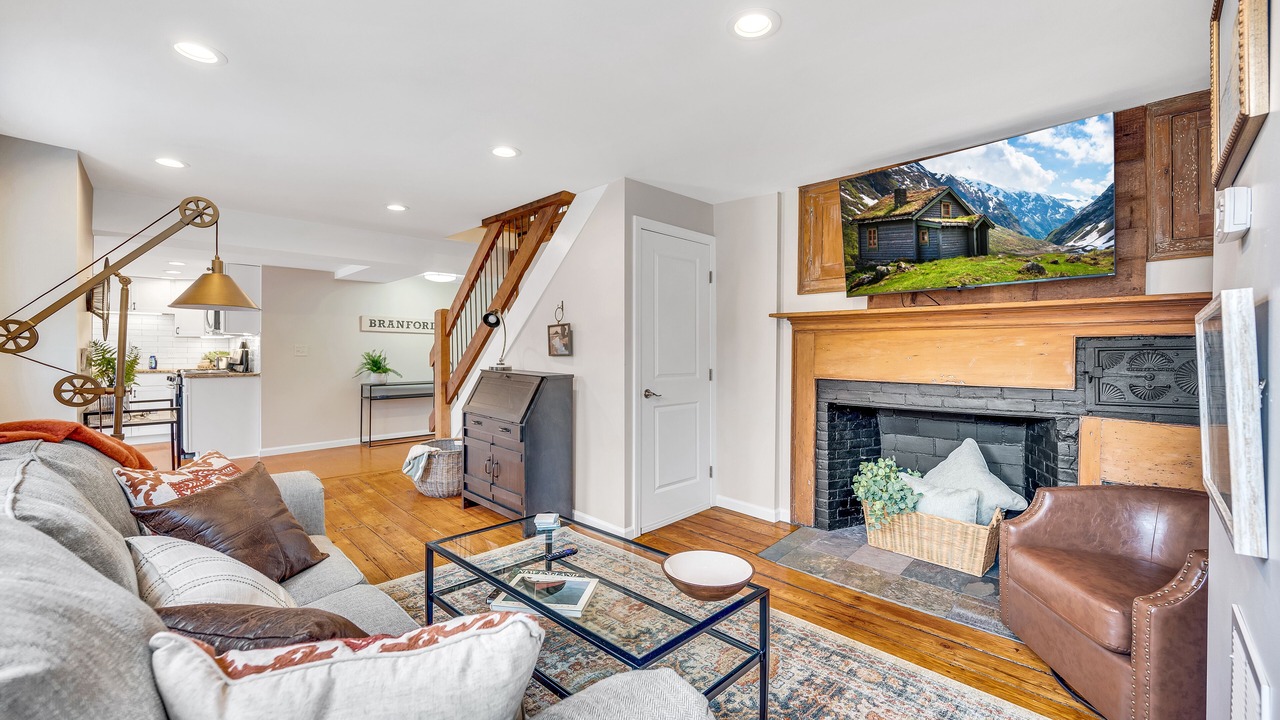 Photo of Livingroom in Branford Center