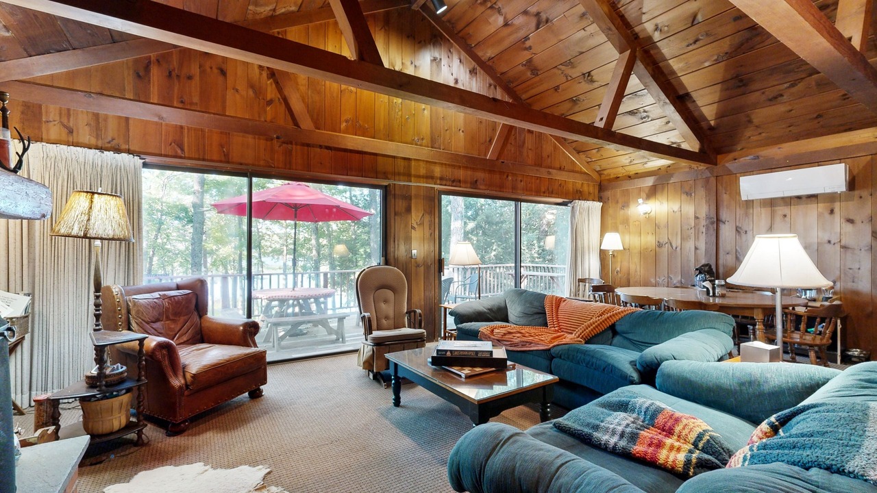 Photo of Livingroom in Wolfeboro