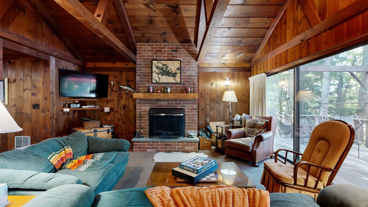Photo of Livingroom in Wolfeboro