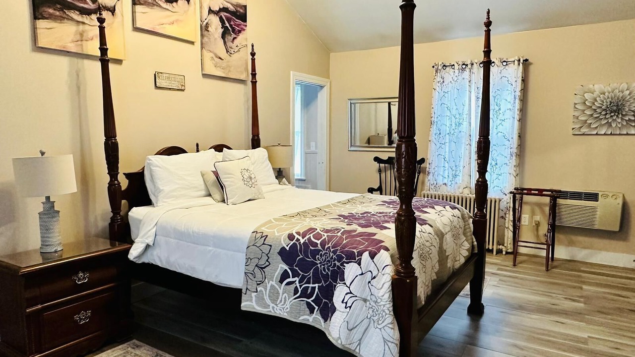 Photo of Bedroom in Middletown