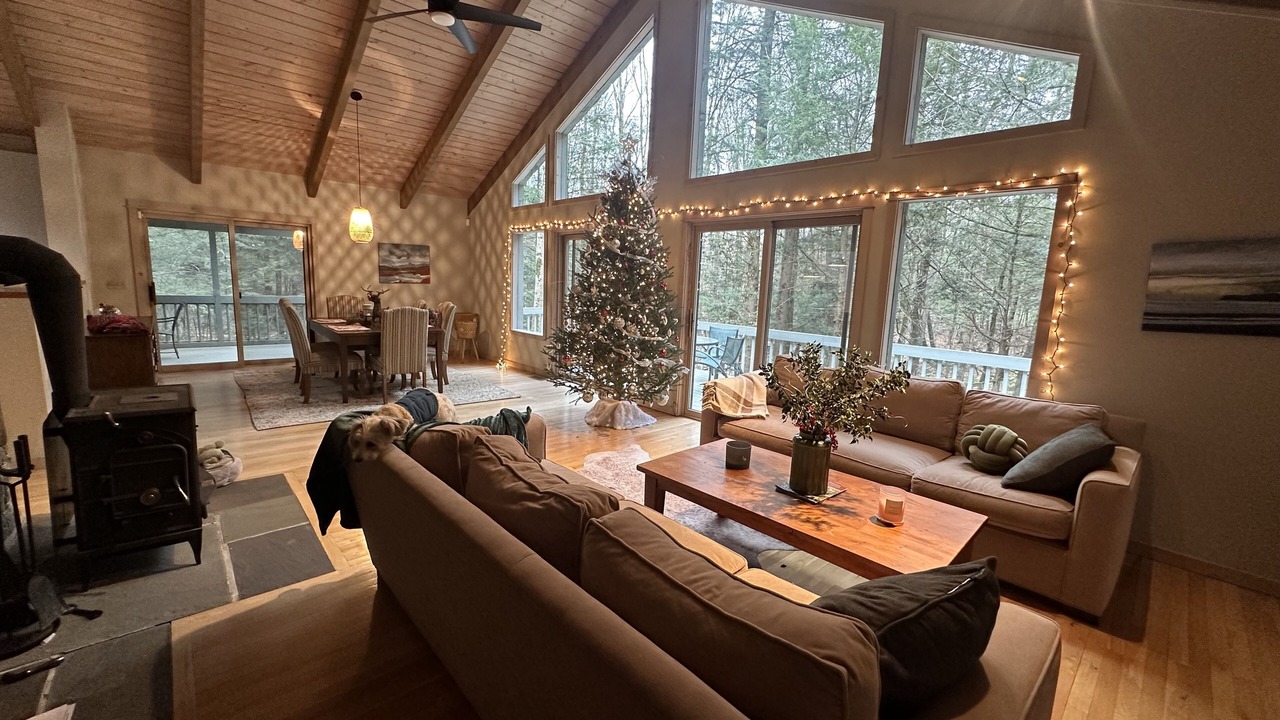 Photo of Livingroom in Sandisfield