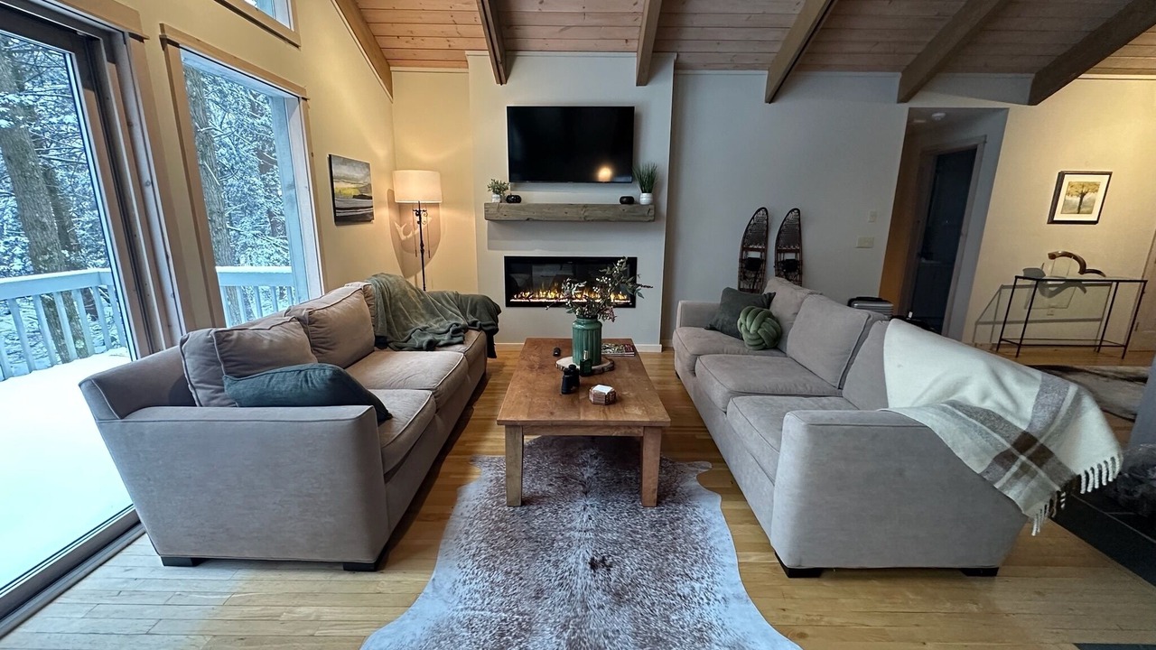 Photo of Livingroom in Sandisfield