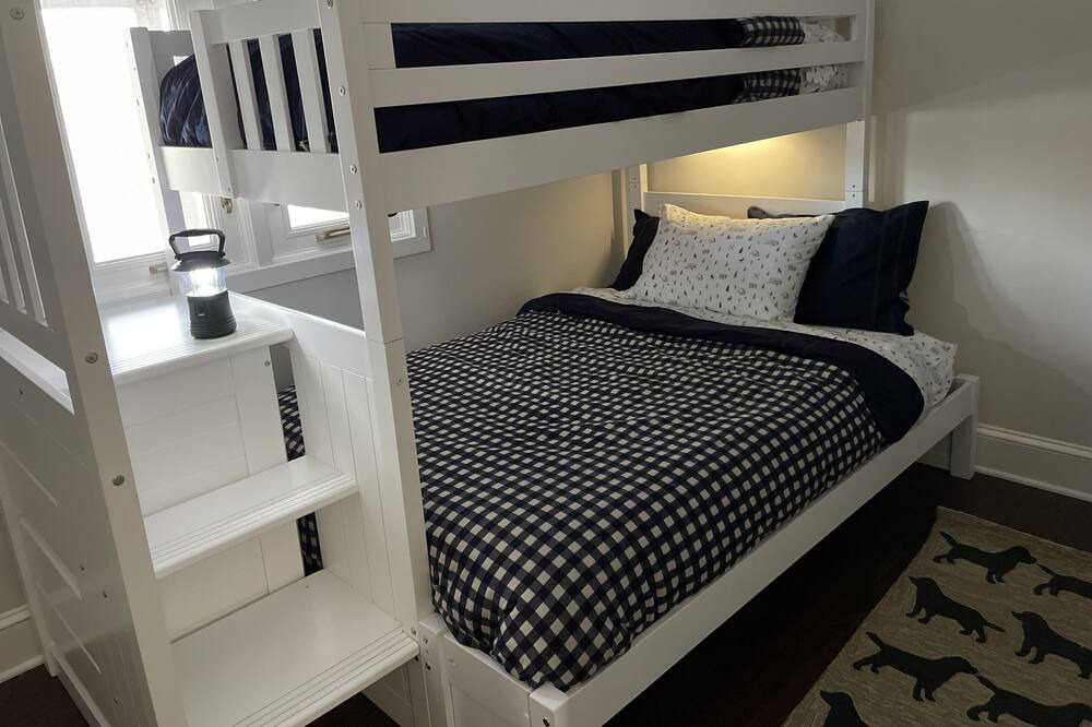 Photo of Bedroom in Lakeville