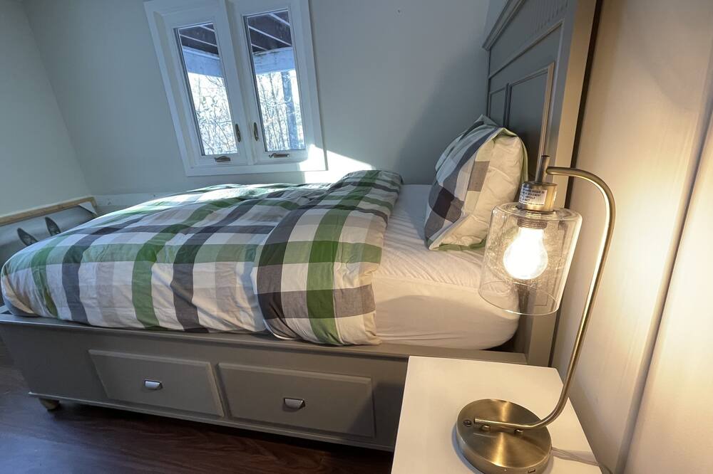 Photo of Bedroom in Lakeville