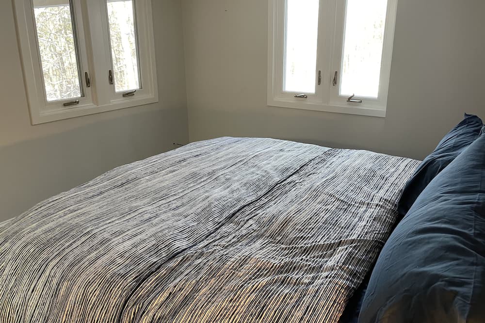 Photo of Bedroom in Lakeville