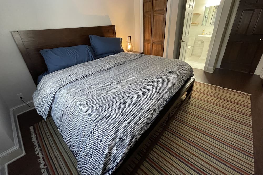 Photo of Bedroom in Lakeville