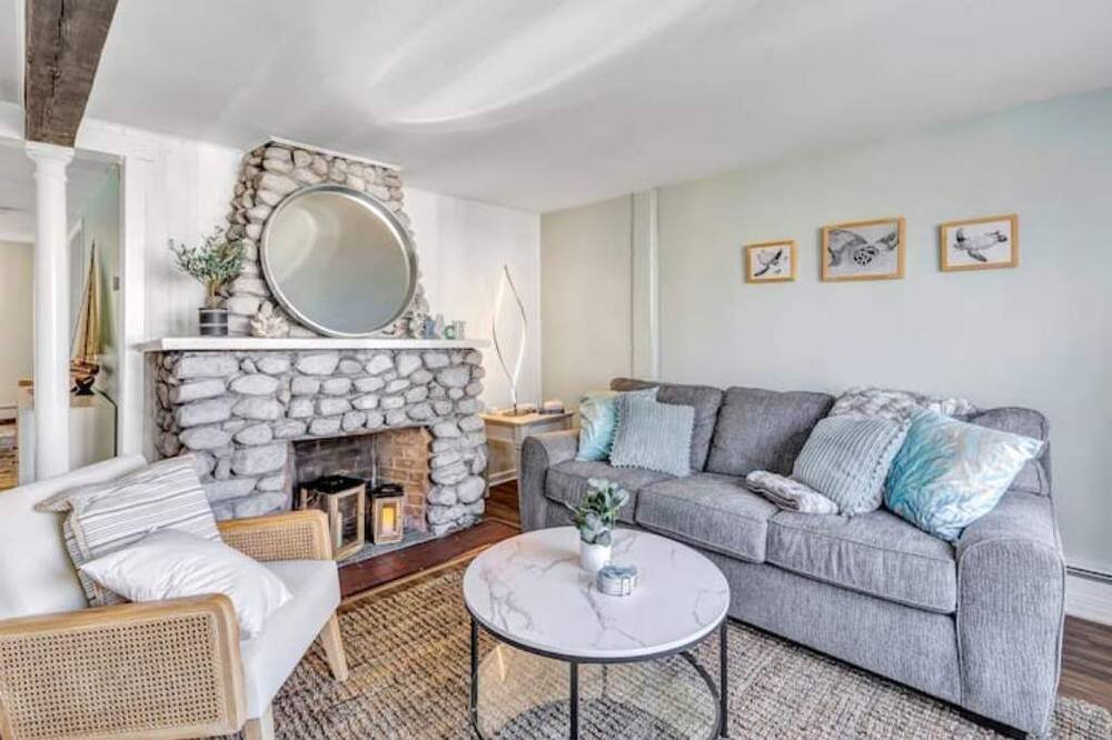 Photo of Livingroom in Milford
