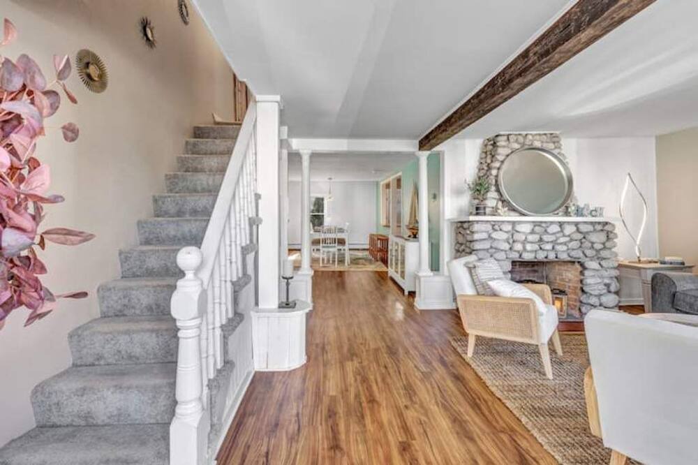 Photo of Livingroom in Milford