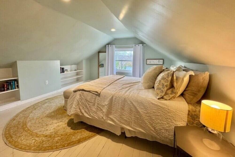 Photo of Bedroom in Wallingford Center