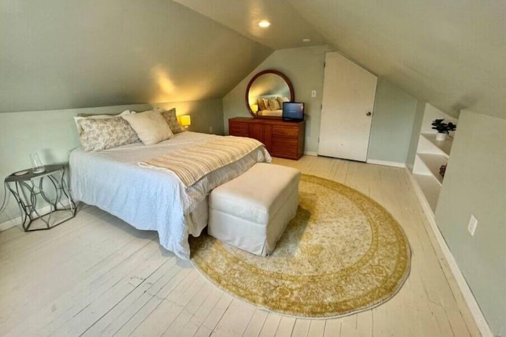 Photo of Bedroom in Wallingford Center