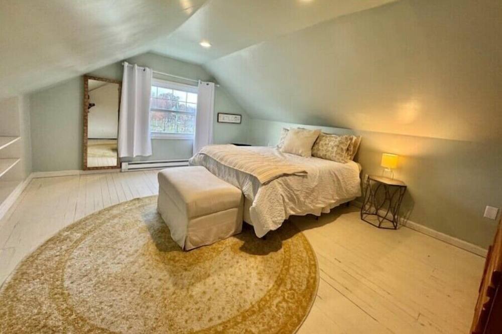 Photo of Bedroom in Wallingford Center