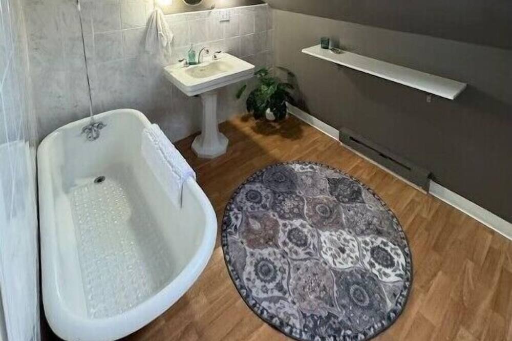 Photo of Bathroom in Wallingford Center