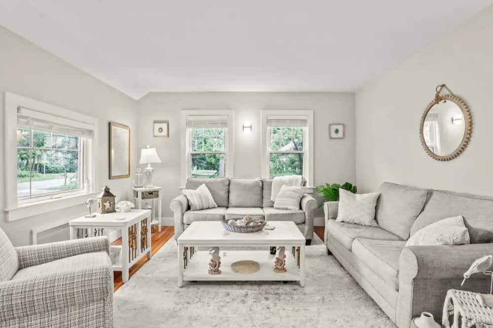 Photo of Livingroom in North Chatham