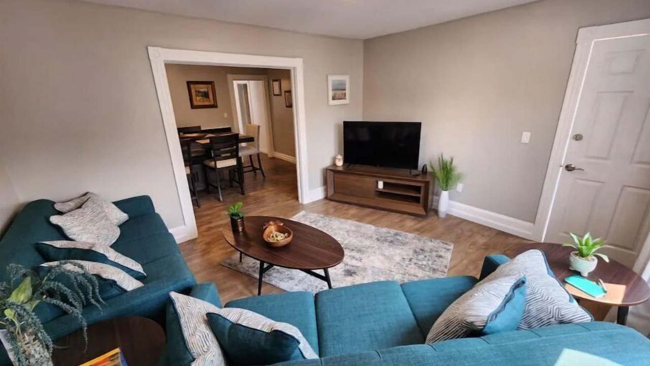 Photo of Livingroom in Warren
