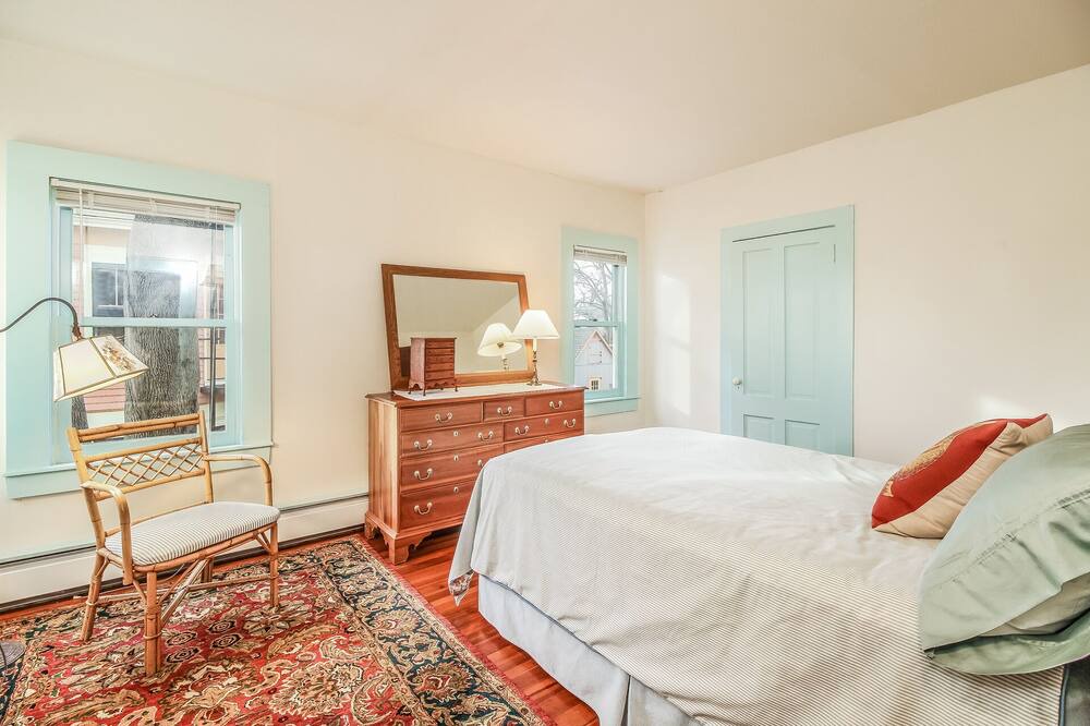 Photo of Bedroom in New London