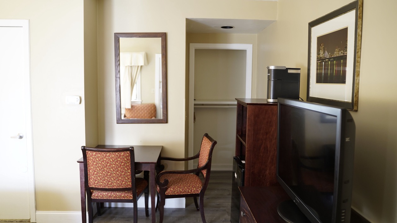 Photo of Bedroom in Commonwealth