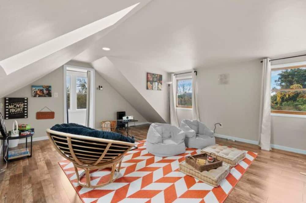 Photo of Livingroom in Danbury