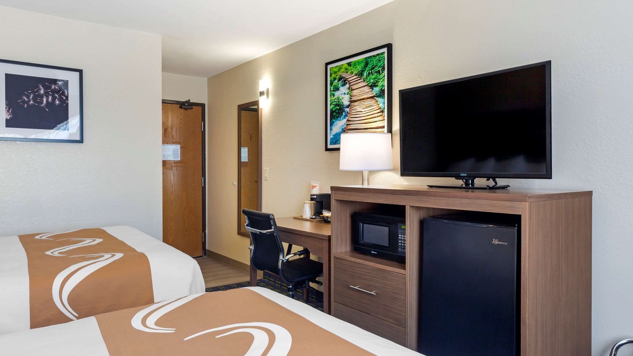 Photo of Bedroom in Lee