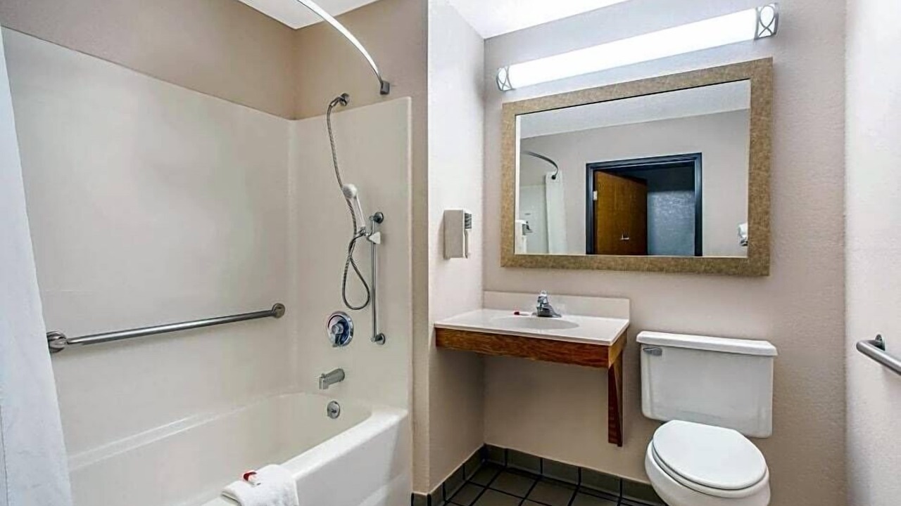Photo of Bathroom in Lee
