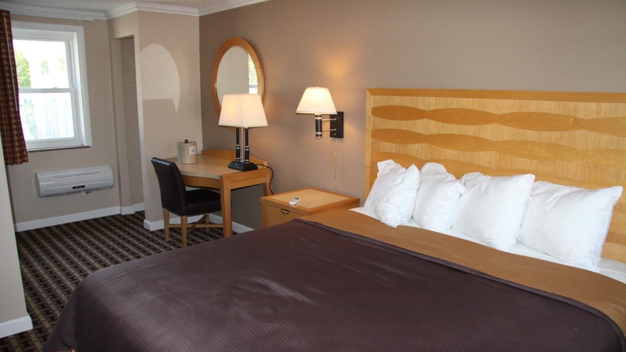 Photo of Bedroom in Main Street Hyannis