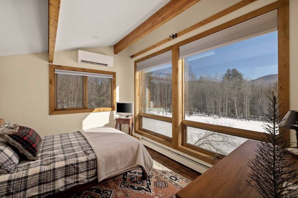 Photo of Bedroom in Stowe Hollow