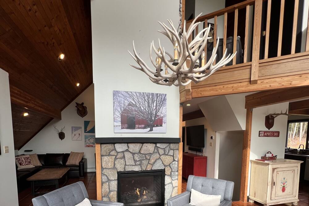 Photo of Livingroom in Stowe Hollow