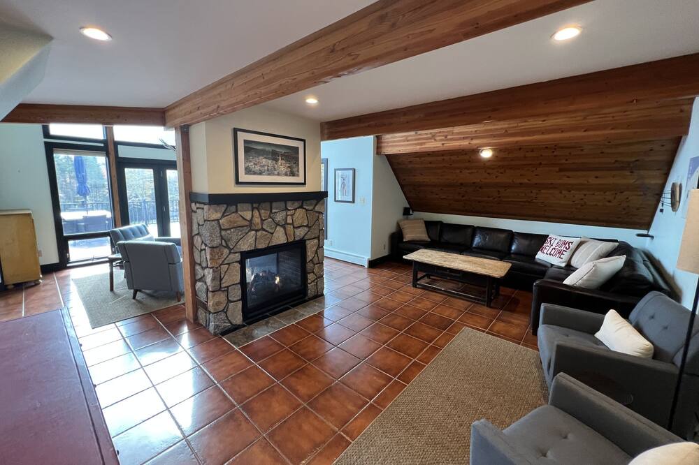 Photo of Livingroom in Stowe Hollow