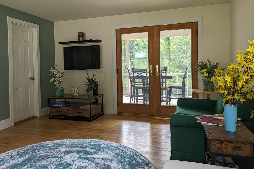 Photo of Livingroom in Lee
