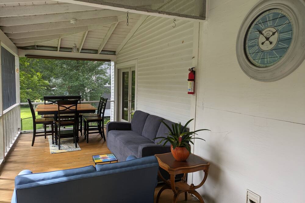 Photo of Outdoor in Lee
