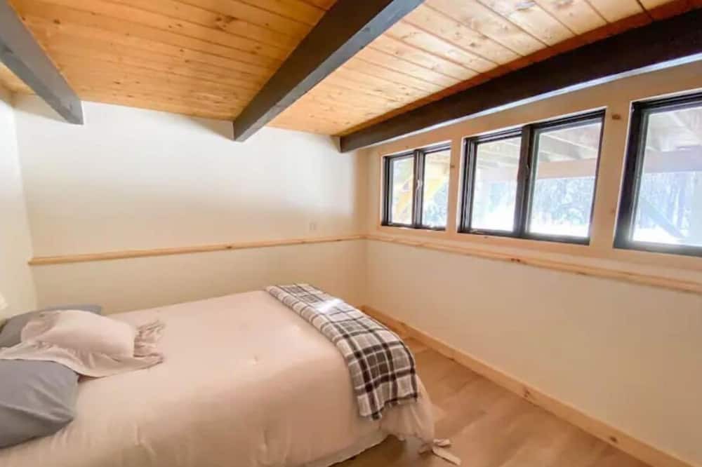 Photo of Bedroom in Bartlett