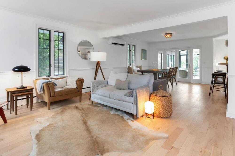 Photo of Livingroom in Norwalk