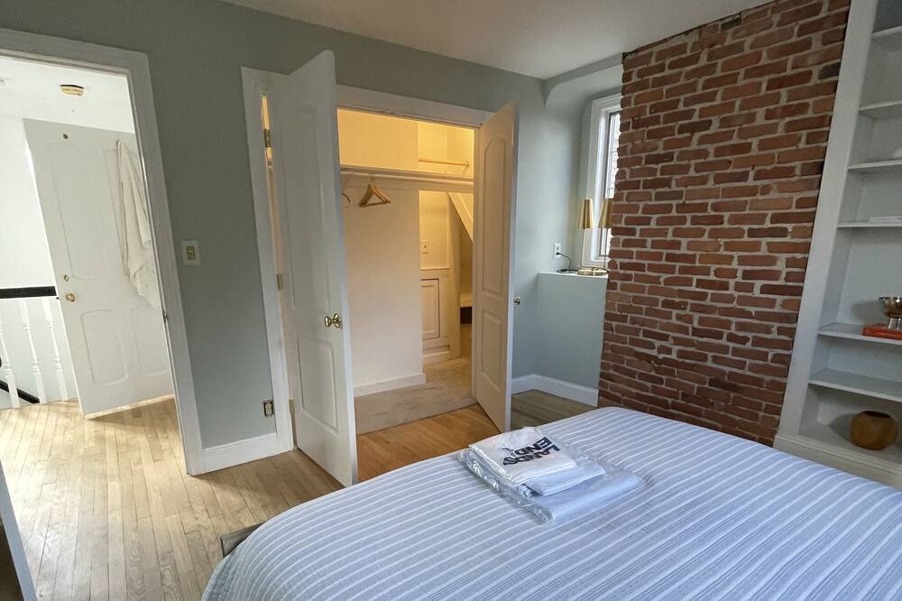 Photo of Bedroom in Norwalk