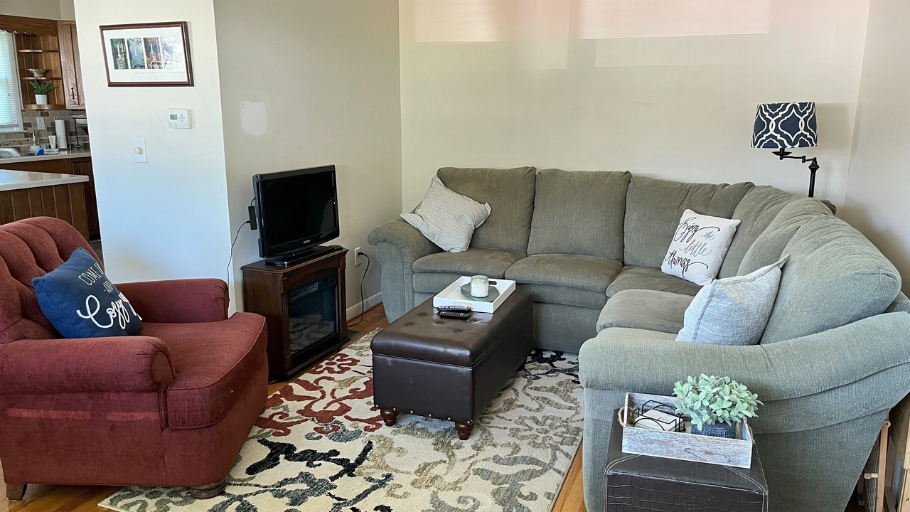 Photo of Livingroom in Auburn