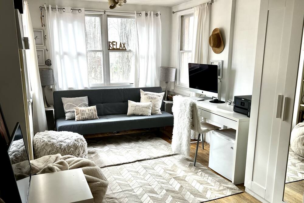 Photo of Livingroom in Canton